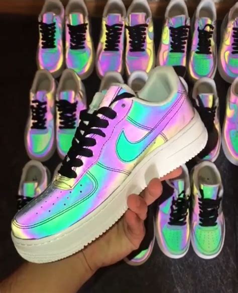 nike holographic 2.0